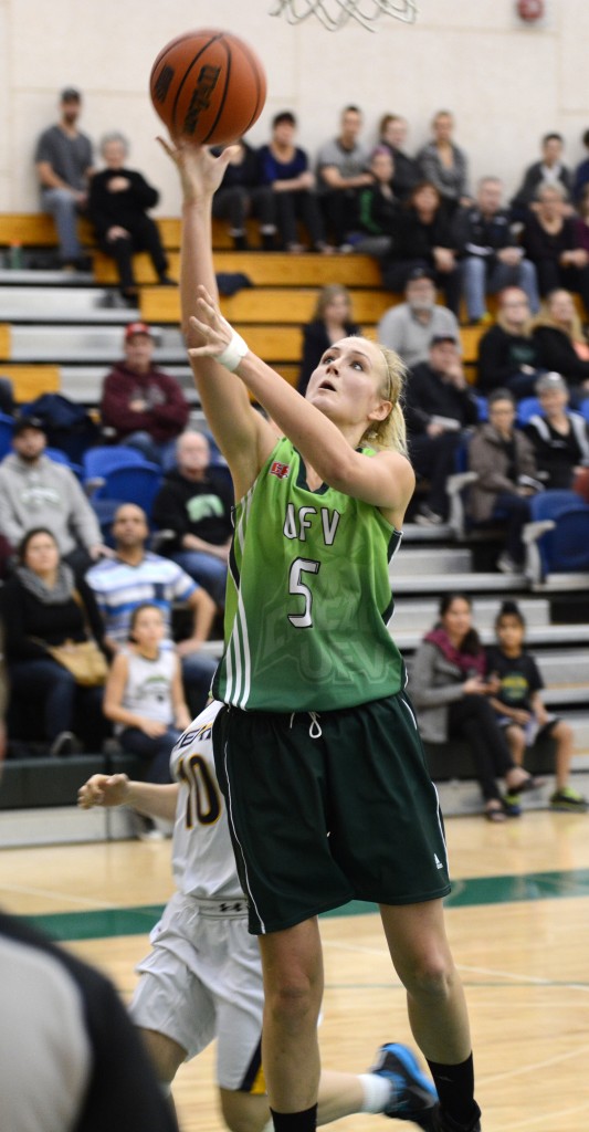 WBB vs UBCO Jan24-15 Sarah Wierks