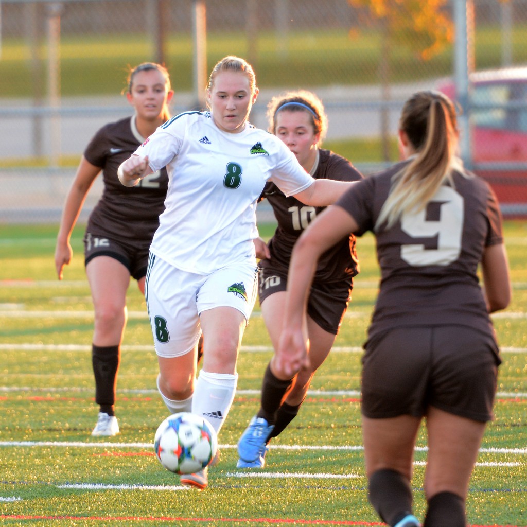 Shelby Beck scored the Cascades' second goal of the game on Friday.