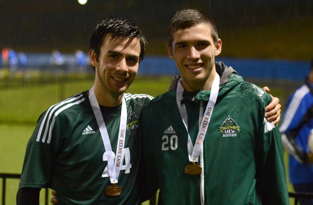 The Byrne brothers, Kree and Tammer, pose with their bronze medals.