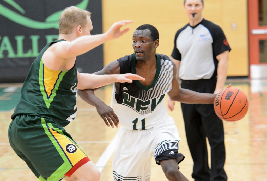 Kevon Parchment had another double-double for the Cascades on Friday, posting 16 points and 12 boards.